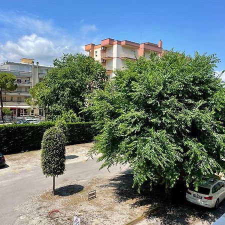 Condominio Centrale 104 Lignano Sabbiadoro Exterior foto